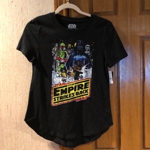 NWT Juniors M Star Wars Tshirt